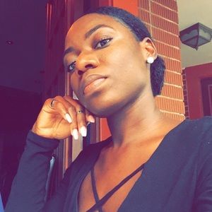 Meet your Posher, Monica